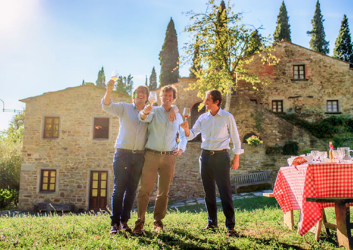 3人の息子ジャンニ、アントニオ、バンディーノ